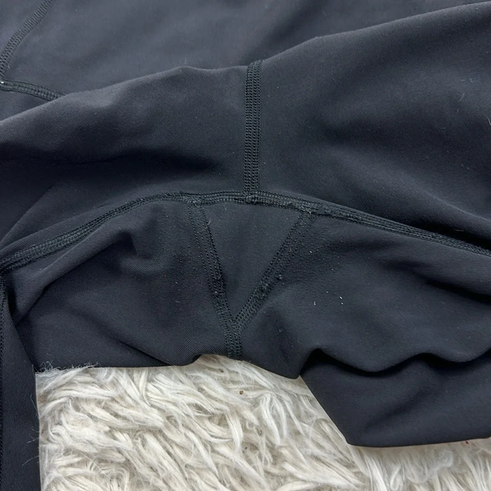 Lululemon Mix & Mesh Crop *21